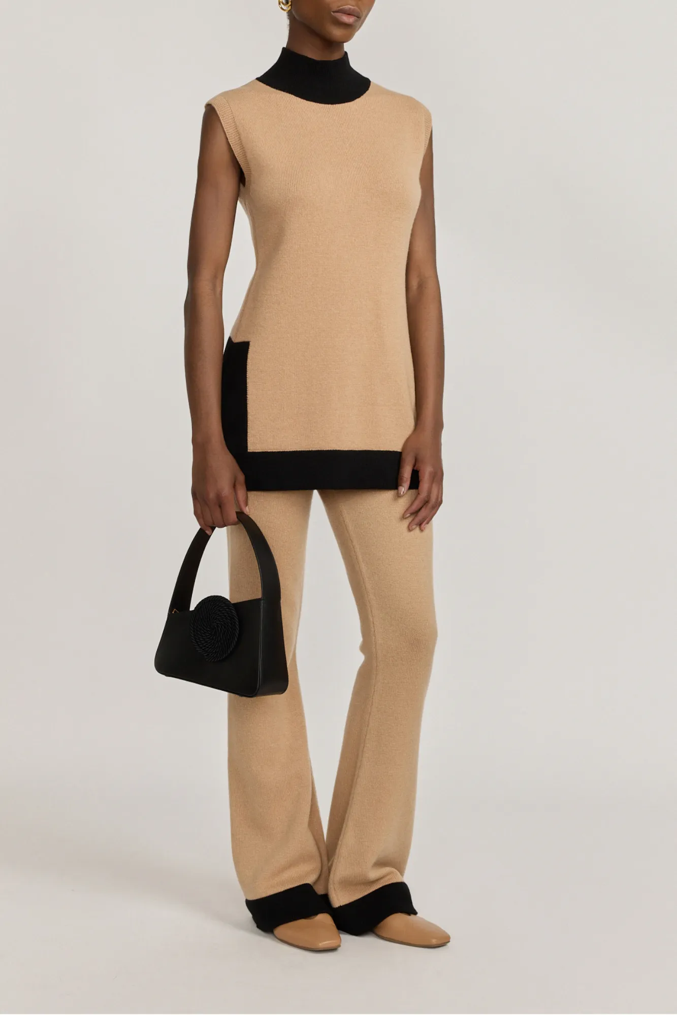 BICOLOR BEIGE & BLACK KNITWEAR TOP