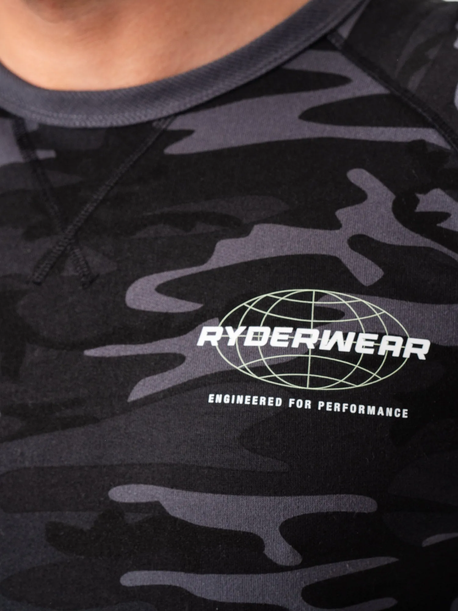 Energy Crew Neck - Black Camo