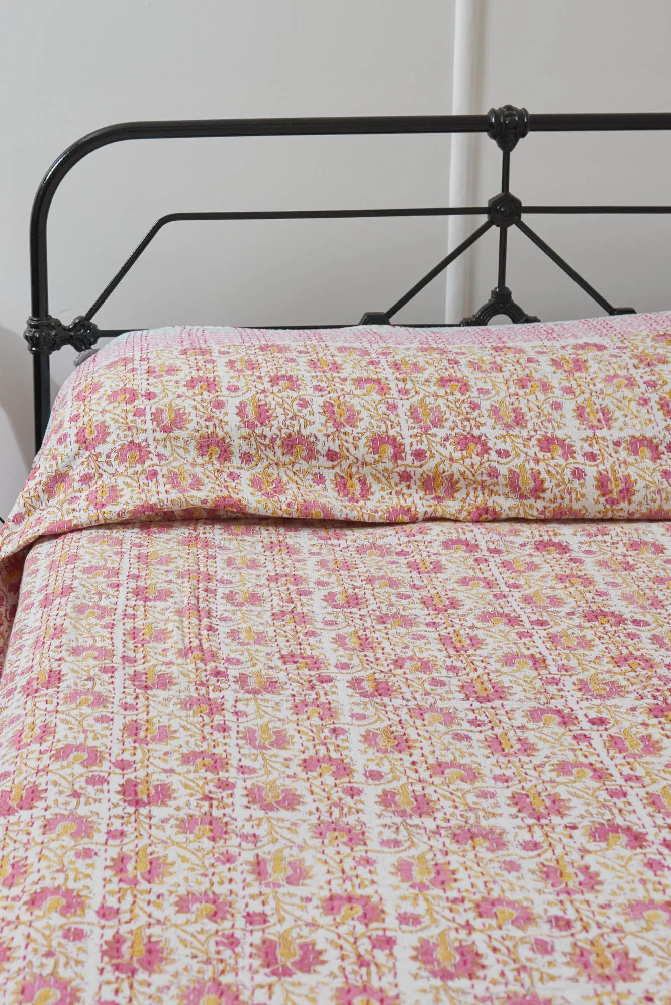 Kantha Quilt Pink Vine