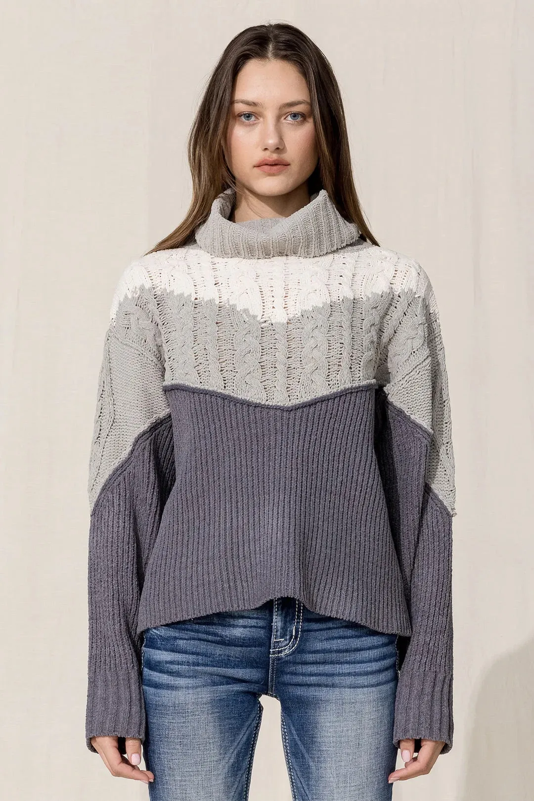 Knitted Color Block Turtleneck Sweater