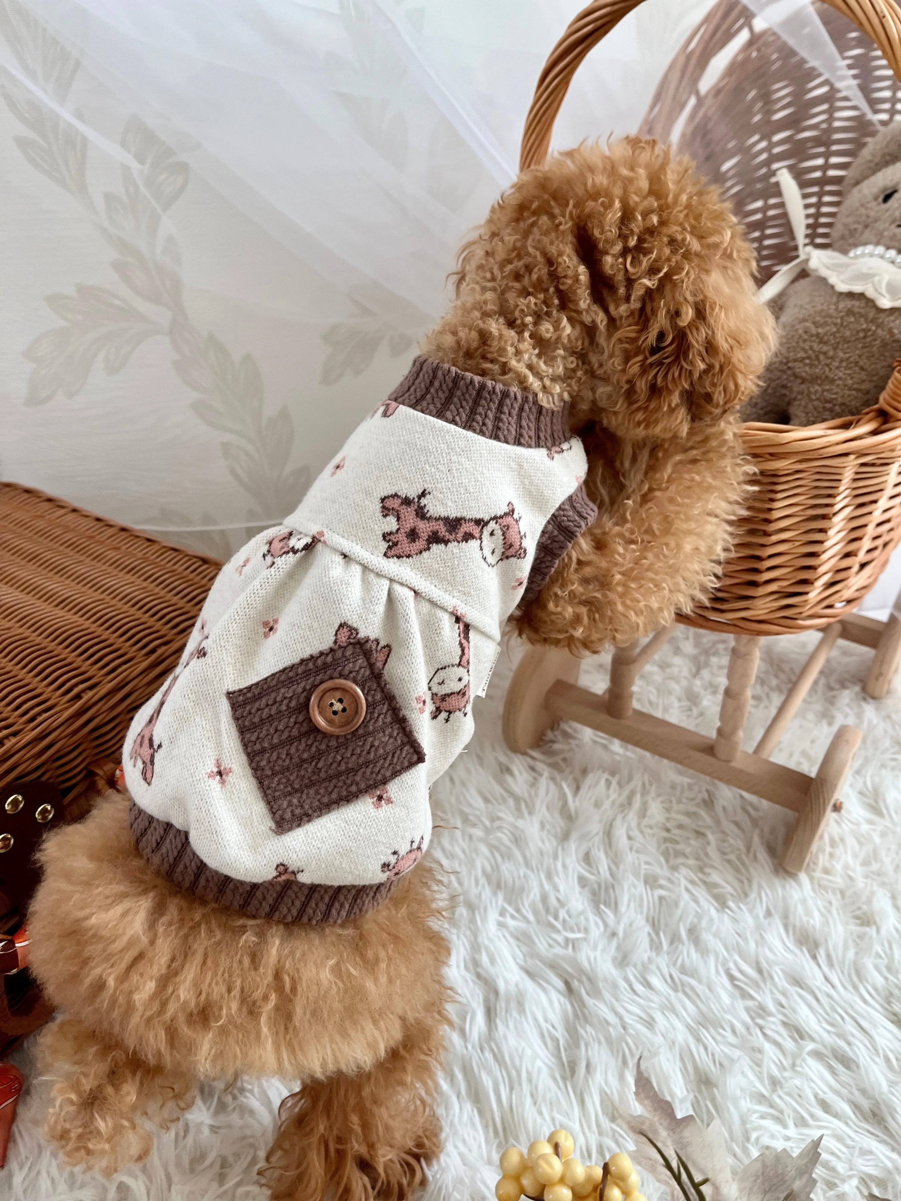 TaniWina Adorable Giraffe Pattern Pet Sweater: Knit Your Furry Friend a Cozy Wardrobe